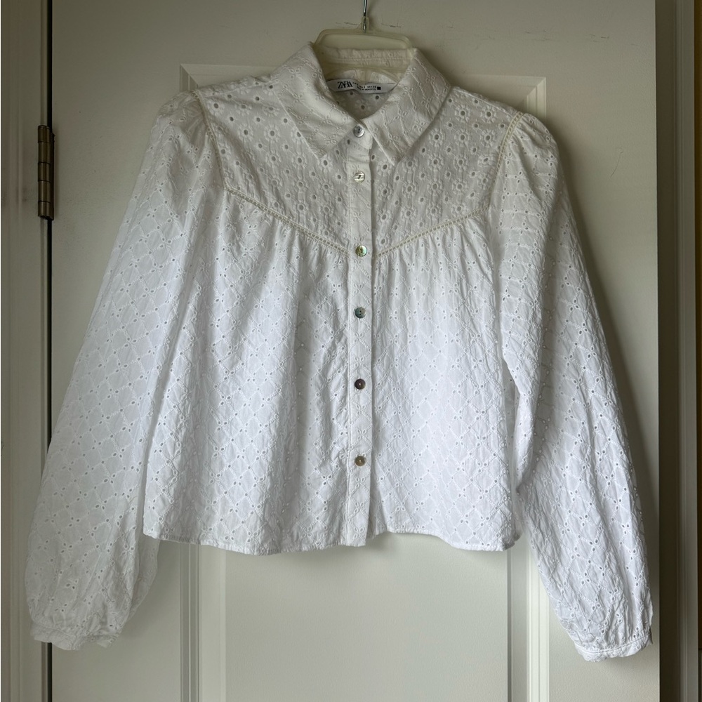 White Eyelet Zara Cropped Blouse w/ pearlized buttons